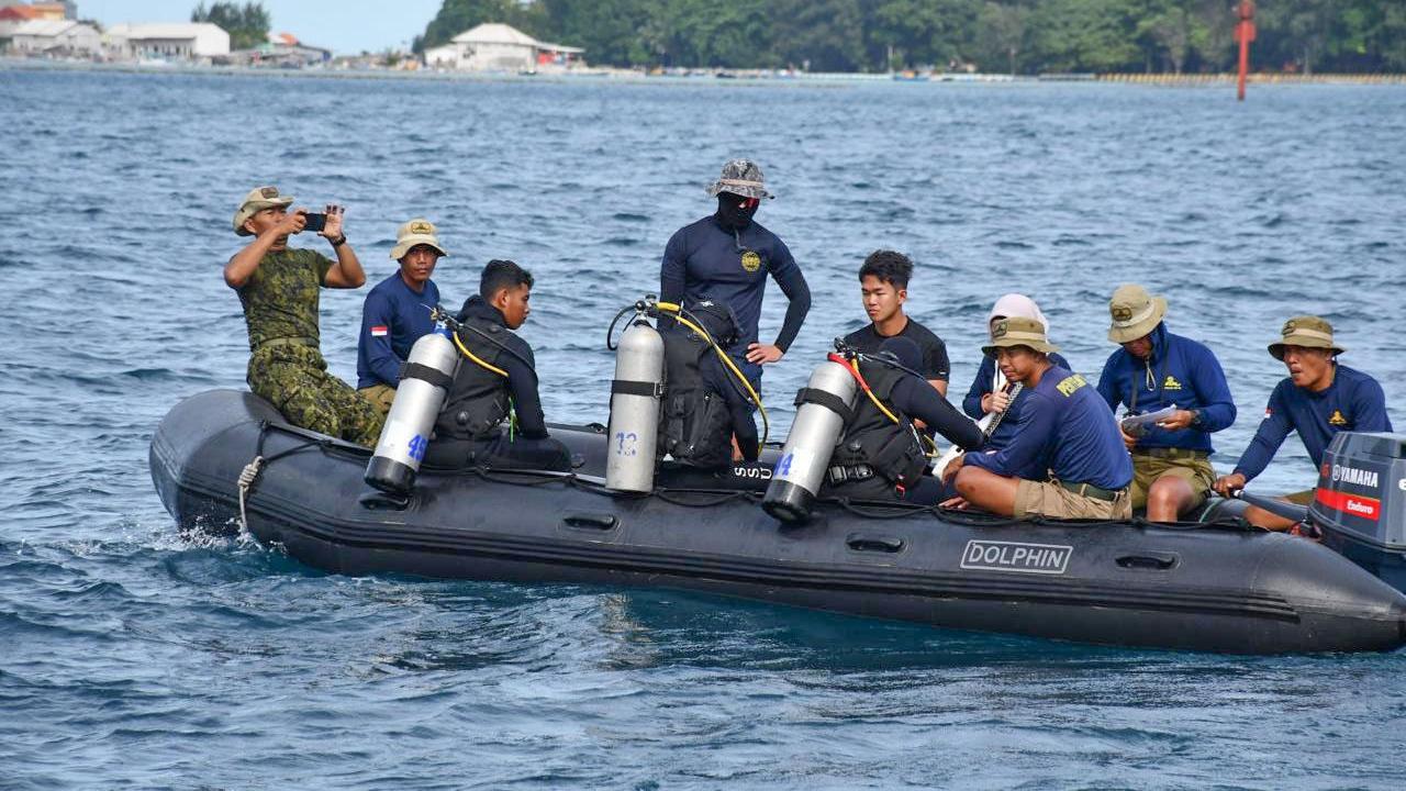 FOTO: 91 Personel Gabungan TNI AL-Korea Selatan Latihan Penyelamatan Bawah Laut