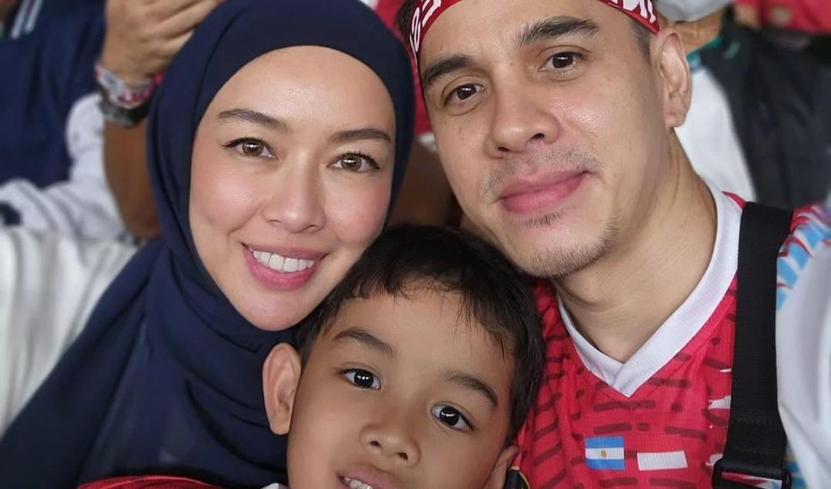 Raqilla, anak laki-laki satu-satunya dari pasangan Rionaldo Stockhorst dan Aureli, menunjukkan bakatnya dalam olahraga.&nbsp;