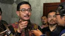 Menteri ATR/Kepala BPN Ferry Mursyidan Baldan menjawab pertanyaan wartawan seusai acara penandatanganan MoU terkait pengadaan sembilan juta Hektare Lahan Transmigrasi di kantor Kementerian Desa PDDT, Jakarta, Jumat (8/5/2015). (Liputan6.com/Yoppy Renato)