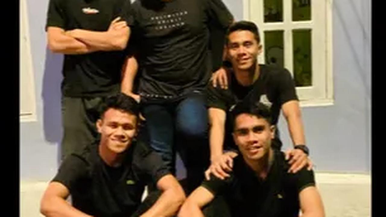 Keluarga ini pun sukses menjadi perhatian masyarakat. Terlebih dengan bagaimana pasangan suami istri ini bisa mendidik ke enam anaknya menjadi orang sukses.