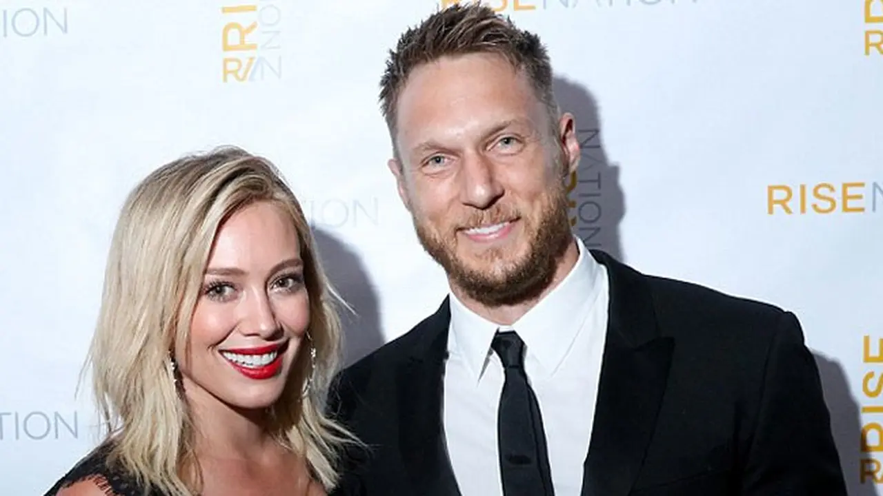 [Bintang] Hilary Duff dan Jason Walsh