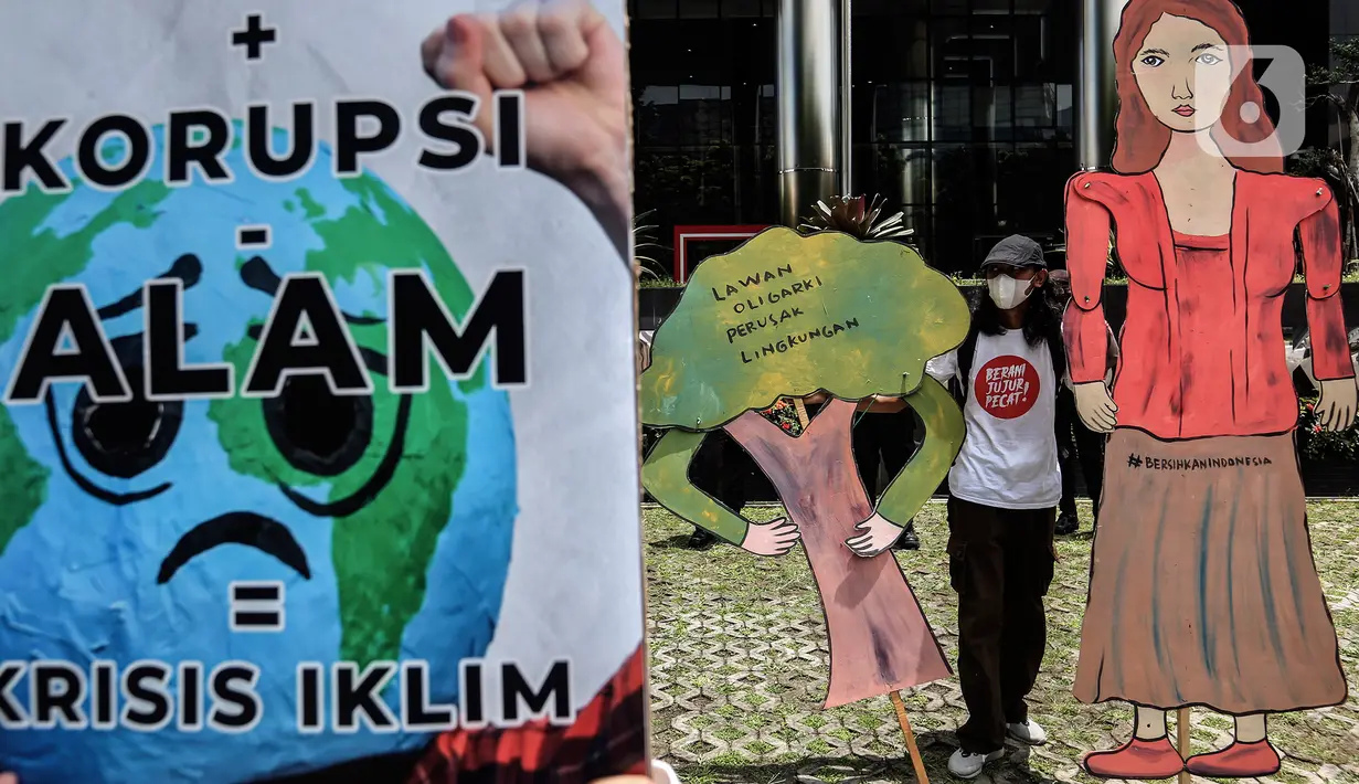 Aktivis yang tergabung dalam gerakan #BersihkanIndonesia melakukan aksi damai di depan Gedung KPK Merah Putih, Jakarta, Selasa (9/11/2021). Aksi tersebut dilakukan dalam rangka menyambut Hari Pahlawan yang diperingati setiap tanggal 10 November. (Liputan6.com/JohanTallo)