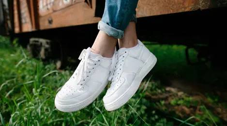 Tips Merawat Sneakers Putih Kesayangan, Biar Penampilan Tetap Standout