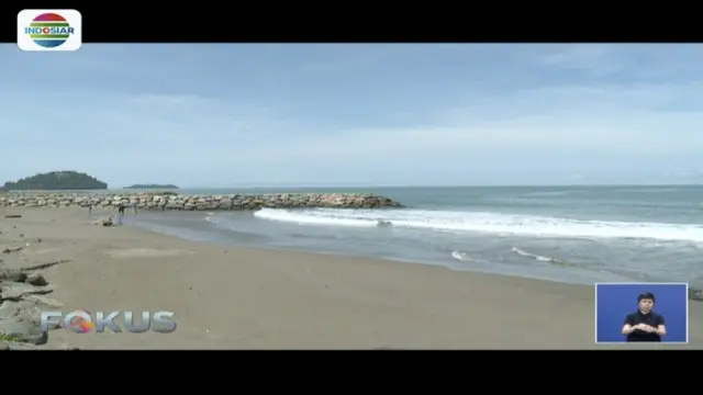 Ngabuburit Asyik ke Pantai Padang Bebas Sampah