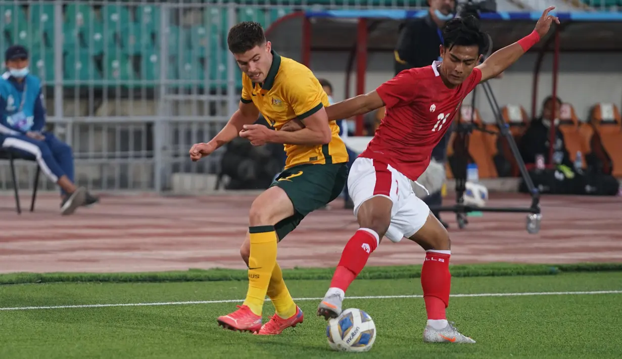 Timnas Indonesia U-23 gagal mengimbangi permainan Australia U-23 di waktu yang tersisa pada babak pertama. Tak ada lagi ancaman yang mereka kirimkan. Skor 1-0 bertahan sampai turun minum. (Dok. PSSI)