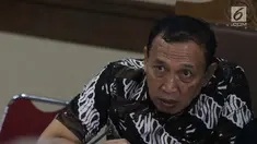 Terdakwa kasus korupsi dana hibah KONI yang juga Sekjen KONI, Ending Fuad Hamidy saat menjalani sidang lanjutan di Pengadilan Tipikor, Jakarta Pusat, Kamis (21/3). Sidang beragendakan pemeriksaan saksi-saksi. (Liputan6.com/Helmi Fithriansyah)