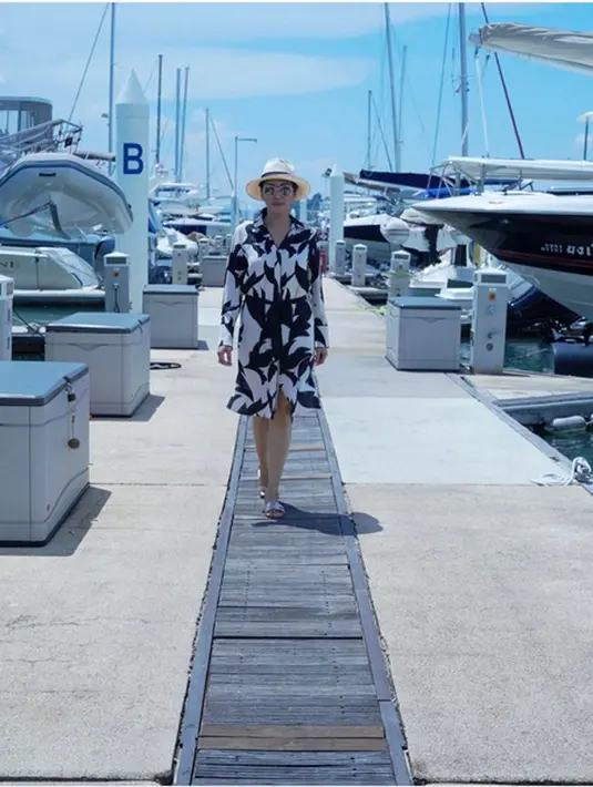 "Dia adalah wanita yg selalu terlihat muda.. she's beautiful," tulis marchelina93. "Waaw cantiek bgt bunda," tulis iisabellaku. Dan masih banyak lagi komentar serupa. (Instagram/maiaestiantyreal)