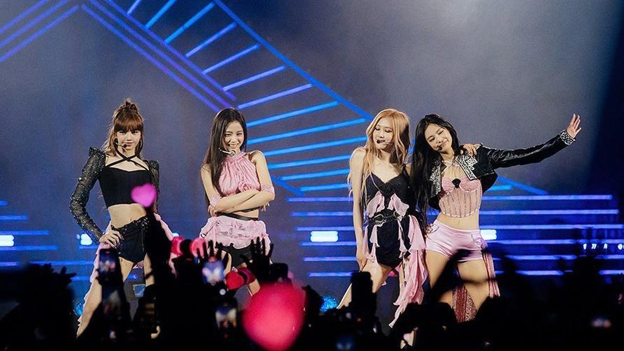 Dilansir dari laman Channel News Asia, Kamis (6/7), Kementerian Kebudayaan Vietnam kemarin menyerukan penyelidikan terhadap website panitia konser Balckpink "untuk memeriksa kecurigaan terhadap perusahaan yang menggelar konser Blackpink itu mendukung peta
