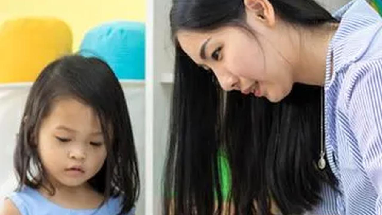 Bupati Mojokerto Tegaskan Orang Tua Harus jadi Teman Curhat Paling Nyaman bagi Anak, Ini Alasannya