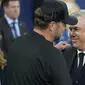 Pertemuan dua pelatih, Jurgen Klopp dan Carlo Ancelotti dalam laga final Liga Champions 2021/2022 lalu antara Lverpool dan Real Madrid tak disangkal menjadi pertemuan dua pelatih hebat di ajang final Liga Champions. Keduanya tergabung bersama 4 pelatih lainnya yang mampu mencapai final Liga Champions bersama 2 klub berbeda. Mau tau daftar lengkapnya? Yuk disimak uraiannya. (AP/Manu Fernandez)