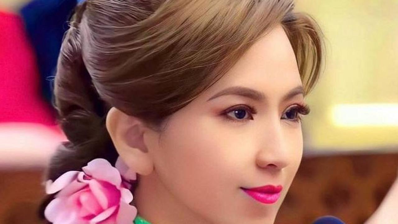 Profil Singkat Heni Tania