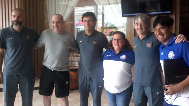 Luis Milla dan  Carlos Cantarero