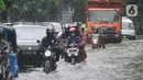 Titik-titik banjir berada di sejumlah lokasi di Jakarta Barat dan Jakarta Selatan. (merdeka.com/Arie Basuki)