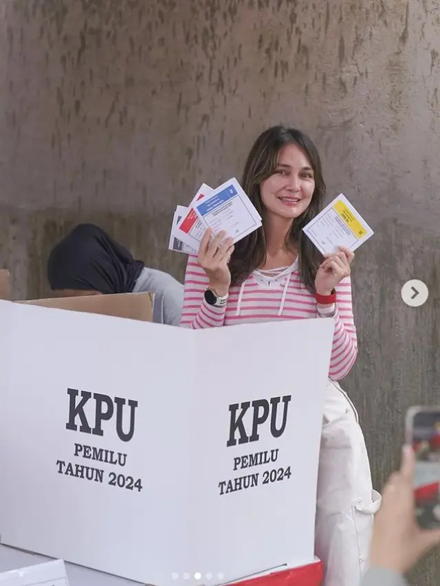 Luna Maya Nyoblos Pemilu 2024