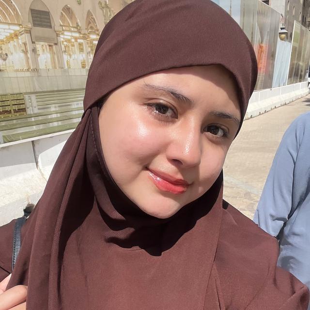 6 Potret Terbaru Alya Avivah Kakak Aliando Kini Berhijab, Pernah Main di Sinetron GGS