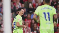 Selebrasi Robert Lewandowski dalam laga Athletic Bilbao vs Barcelona, Senin (26/5/2025). (AP Photo/Miguel Oses)