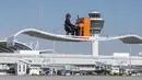Ini merupakan konser yang keempat 'Orange Piano Tour' di berbagai tempat di seluruh dunia, Rabu (23/7/14). (REUTERS/Lukas Barth)  
