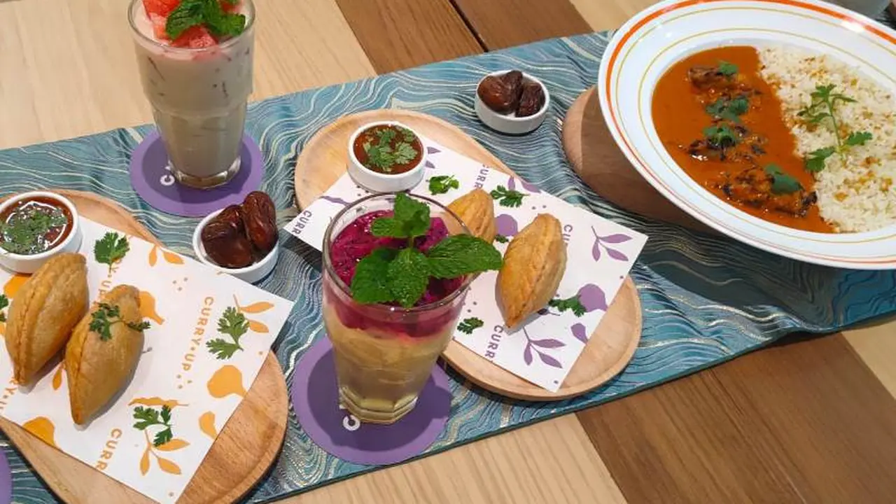 Menyantap Menu Ramadan di Restoran Kari Curry Up, dari Gulai Curry sampai Minuman Unik dengan Rasa Herbal.  (Liputan6.com/Henry)