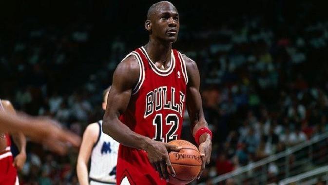  Sepatu  Musim Debut Michael Jordan  di NBA Terjual Rp8 2 