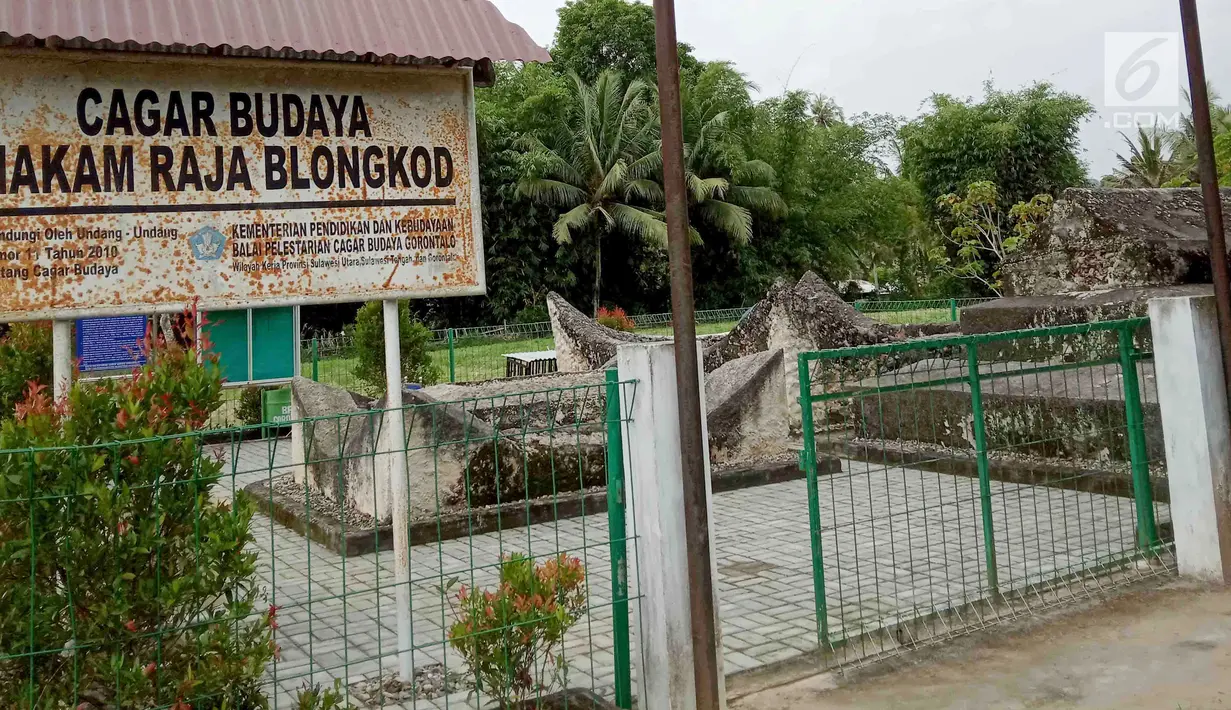 Penampakan kompleks makam Raja Bulonggodu atau Blongkod di Desa Dunggala, Tapa, Bone Bolango, Gorontalo, Sabtu (18/5/2019). Makam-makam tersebut diperkirakan sudah ada sebelum agama Islam hadir di lengan utara Pulau Sulawesi. (Liputan6.com/Arfandi Ibrahim)