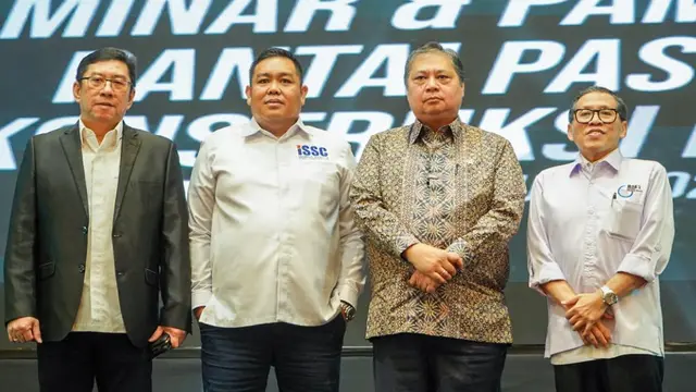 Menko Bidang Perekonomian Airlangga Hartarto dalam acara Seminar dan Rapat Kerja Nasional (Rakernas) III Indonesian Society of Steel Construction (ISSC), Rabu (10/7/2024). (Foto: Kemenko perekonomian)