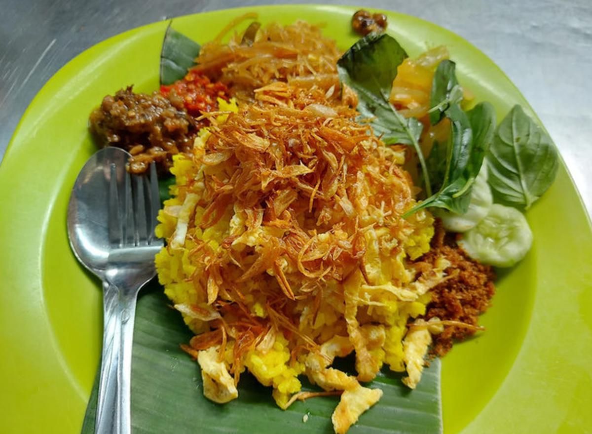 Nasi kuning di Bandung