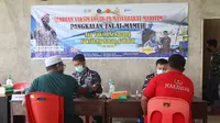 Serbuan Vaksin Covid-19 Masyarakat Maritim Lanal Mamuju di Kepulauan Balabalakang (Liputan6.com/Abdul Rajab Umar)