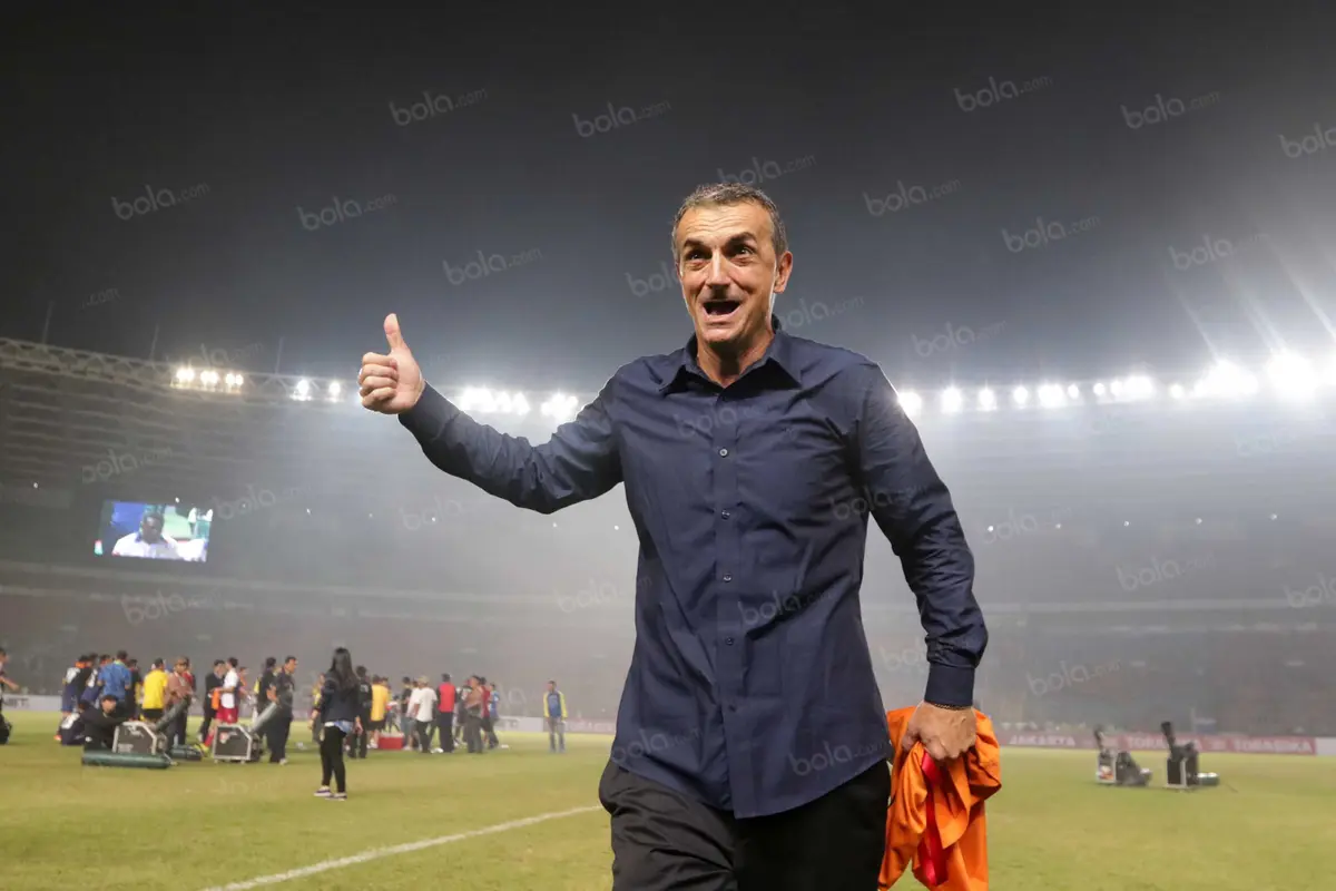 Milomir Sesija, Pelatih Arema Cronus