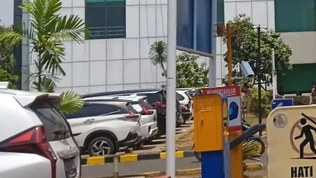 5 Mobil Gegana Tinggalkan Eka Hospital BSD, Layanan Medis Kembali Normal Pascaledakan