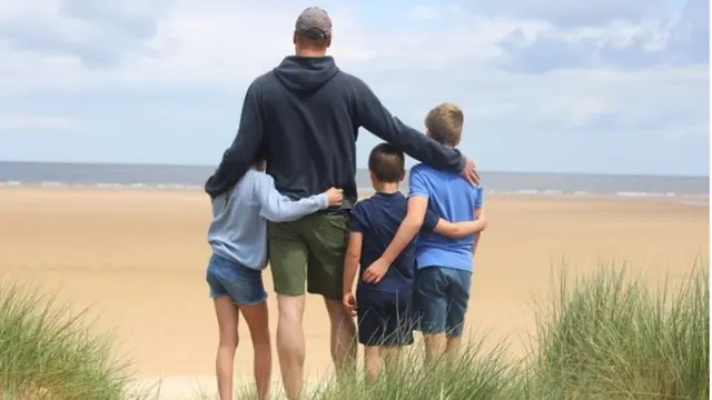 Pesan Singkat tapi Menyentuh Ketiga Anak Pangeran William di Hari Ayah: Kami Mencintaimu Papa