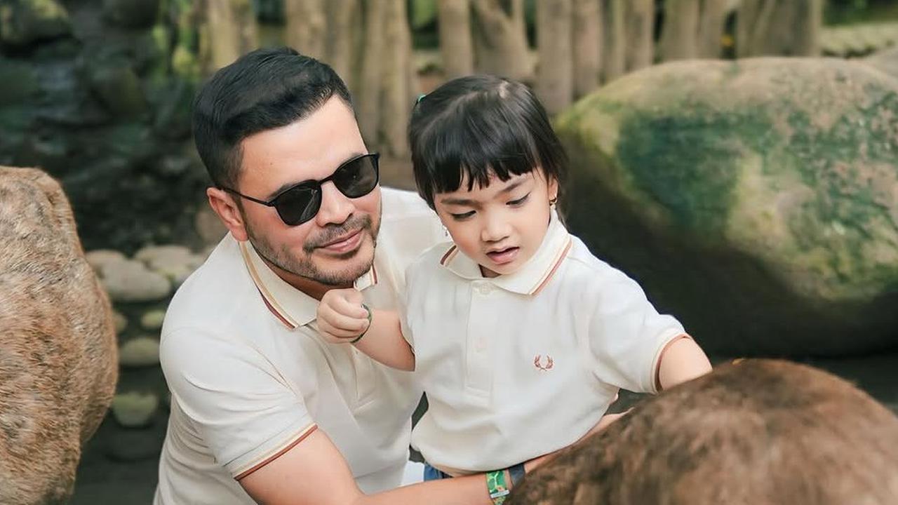 4 Potret Irish Bella dan Haldy Sabri Ajak Anak-Anak Liburan ke Bali, Bahagia Eksplor Destinasi Kebun Binatang