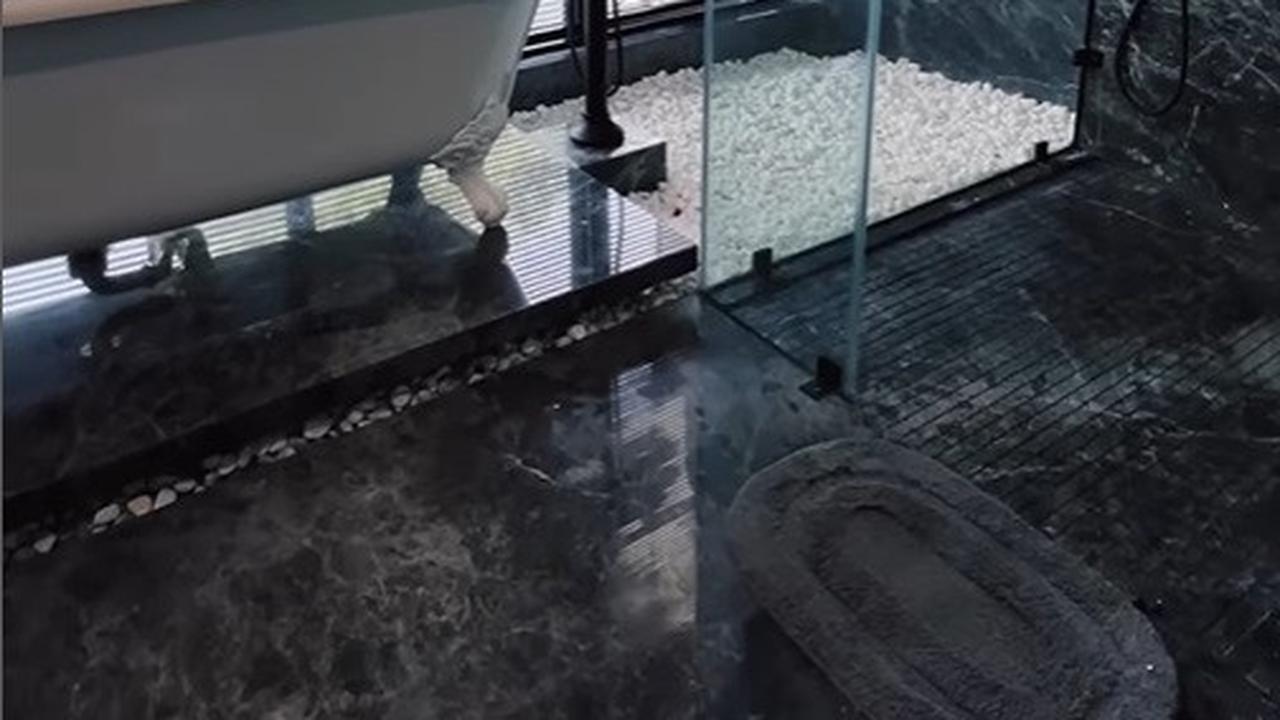 Kamar Mandinya Super Luas