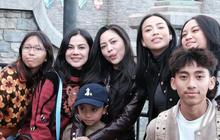 Intip Keseruan Rachel Vennya Liburan Bareng Keluarga di Hong Kong, Seru Naik Roller Coaster di Disneyland
