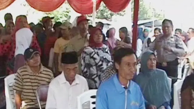 Carut Marut Pembagian BLSM, Lansia Pingsan Kelelahan