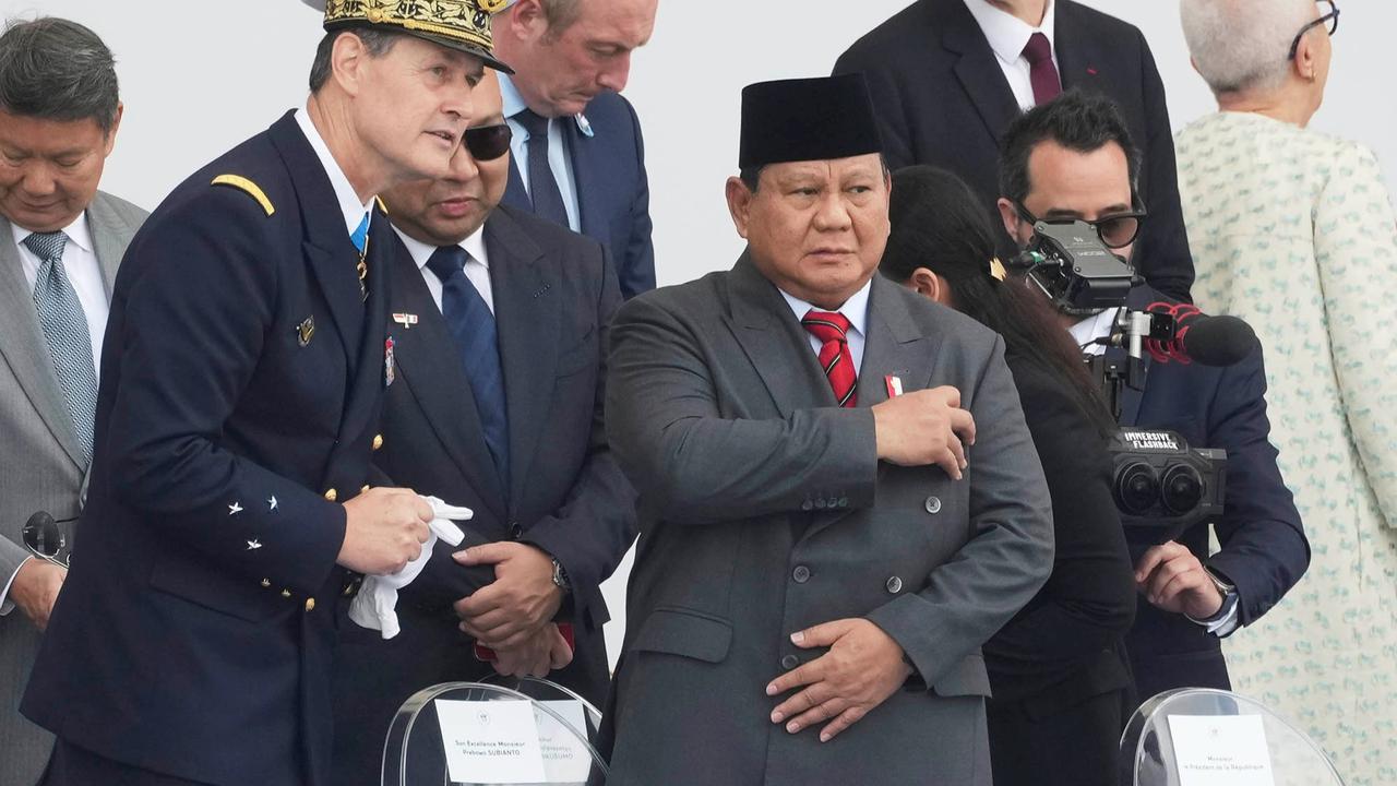 FOTO: Indonesia Tampil Perdana di Parade Bastille, Prabowo Hadir Sebagai Tamu Kehormatan