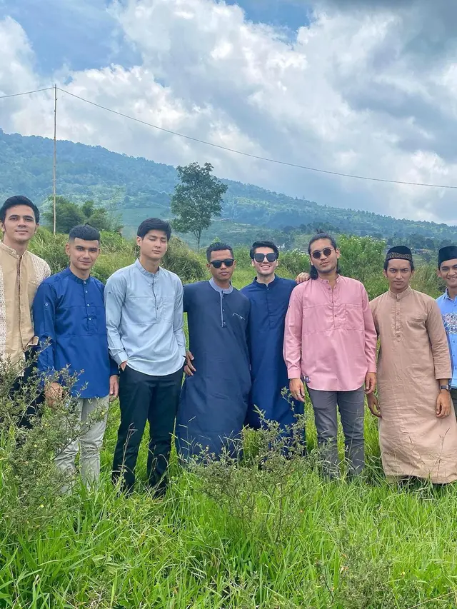 Bintang Love Story The Series SCTV melakukan syuting video greetings Ramadan 2022 (Foto: Instagram/@baravalentino_)