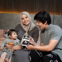 Potret Aurel Hermansyah dan keluarga (Instagram/attahalilintar).