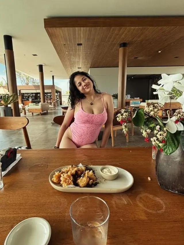 Sitha Marino dengan tubuh curvy (Instagram/sithamarino)