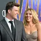 Colin Jost dan Scarlett Johansson hadir di world premiere Avengers: Endgame di Los Angeles, Amerika. (Amy Sussman / GETTY IMAGES NORTH AMERICA / AFP