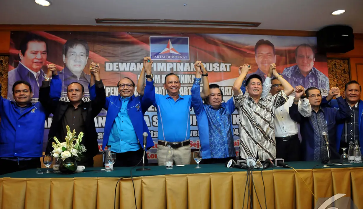 Forum Komunikasi Pendiri dan Deklarator Partai Demokrat menggelar konferensi pers di Hotel Sultan, Jakarta, Senin (24/11/2014). (Liputan6.com/Johan Tallo)