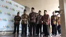 Presiden Joko Widodo memberi keterangan usai pertemuan tertutup di Kantor Pimpinan Pusat Muhammadiyah, Jakarta, (8/11). Kunjungan  Jokowi ke PP Muhammadiyah dalam rangka melakukan konsolidasi atau dialog dengan ormas Islam. (Liputan6.com/Faizal Fanani)