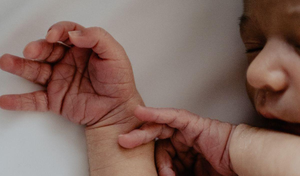 Hasilnya identitas pelaku dan nama ibu bayi tersebut berbeda.&nbsp;<br><br>