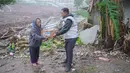 Bencana banjir disertai tanah longsor melanda Desa Pasirlangu, Kecamatan Cisarua, Kabupaten Bandung Barat, Jawa Barat, Sabtu (24/06), setelah hujan deras mengguyur wilayah tersebut selama dua hari berturut-turut.