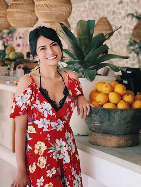 Vanessa menambahkan, keputusannya untuk berpisah menurutnya adalah jalan yang terbaik. Wanita 25 tahun ini tak ingin memaksakan danpada akhirnya nanti harus berakhir dengan sebuah  perceraian. (Instagram/vanessaangelofficial)