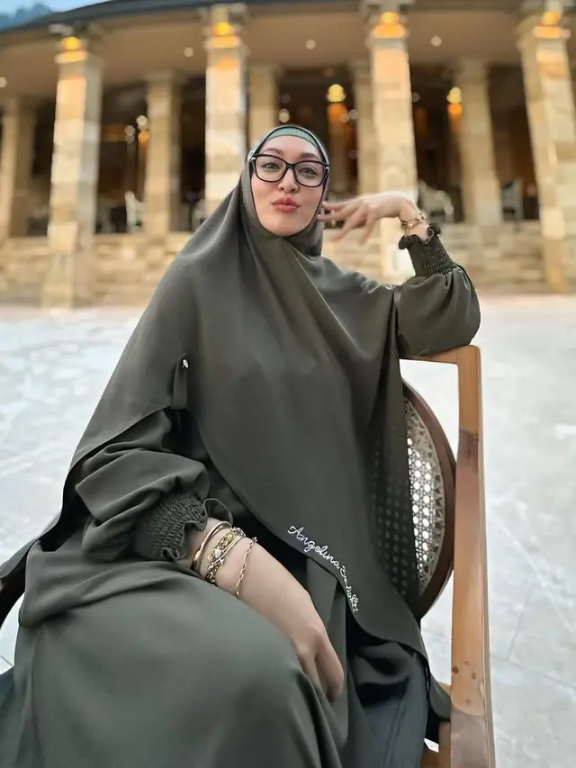 Gamis Abaya Angelina Sondakh