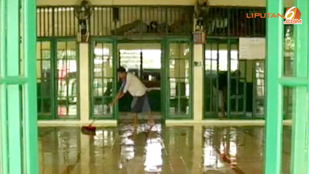 banjir-ciledug-131115c.jpg