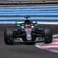 Pembalap Mercedes, Lewis Hamilton, mencatat waktu tercepat pada latihan bebas kedua F1 GP Prancis, Jumat (22/6/2018). (Twitter/F1)