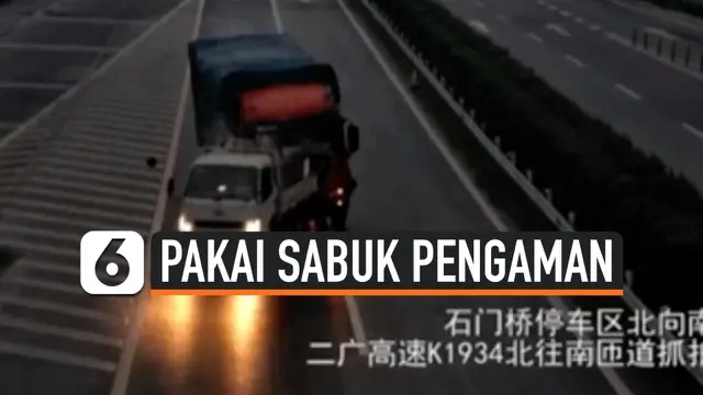 thumbnail penumpang truk terlempar keluar