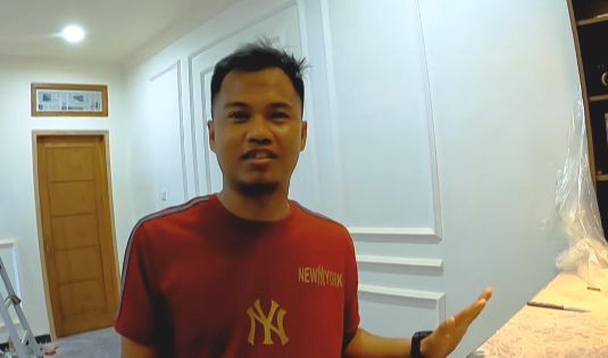"Saya ingin berkunjung ke rumah teman. Dia jarang di Madura, mumpung belum kembali ke Makkah, kita ke sana," ujar sang pengunggah.<br>