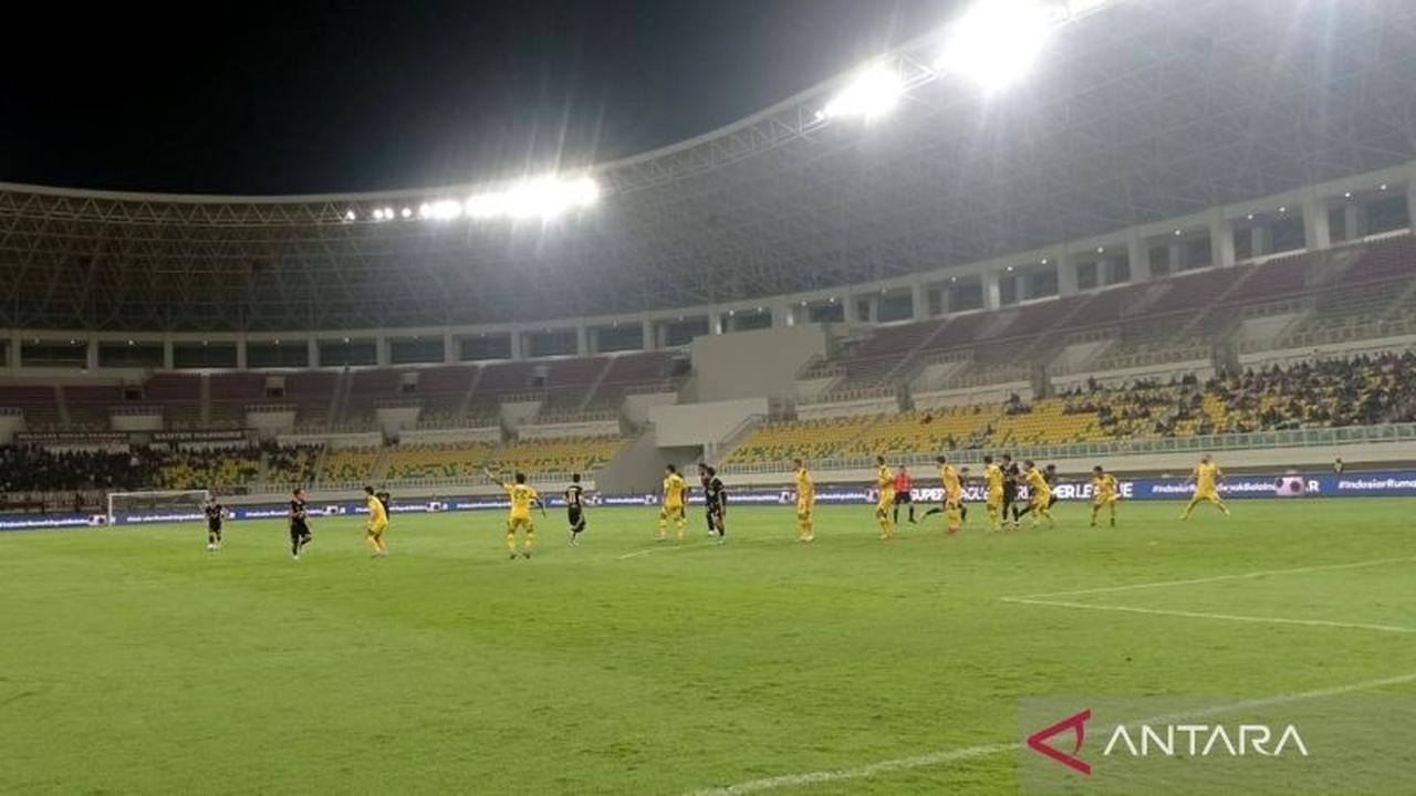 Drama di Banten: Gol Penalti Bruno Moreira Gagalkan Kemenangan Dewa United, Persebaya Imbang Meski Main 10 Orang!